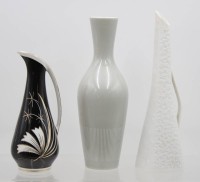 Auktion 366<br>3x div. Vasen, 1x Hutschenreuther, ca. H-19 bis 24,5cm