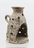 Auktion 366 / Los 9051 <br>Kunst-Keramik Teelichthalter, momogrammiert "LHC", ca. H-18cm