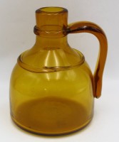 Auktion 366<br>gr. bbernsteinfarbene  Henkelvase, ausgeschliffener Abriss, Handarbeit, H-21 cm, B-21 cm