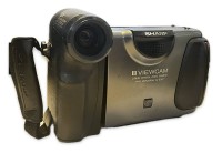 Auktion 366<br>SHARP 8 VIEWCAM VL-E 307, inkl. Akkus &amp; Ladeger&auml;t, in Tasche, Funktion nicht gepr&uuml;ft, Alters &amp; Gebrauchsspuren