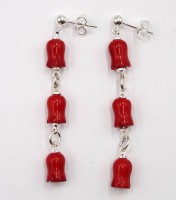 Auktion 366<br>Paar Ohrstecker, 925er Silber mit Koralle, ca. L-4cm