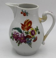 Auktion 366<br>Milchk&auml;nnchen "Meissen" Blumenmalerei um 1850, 1.Wahl, Griff restauriert, H-13 cm
