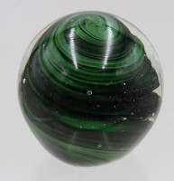 Auktion 366 / Los 10070 <br>gr. Paperweight, gr&uuml;n/klar, guter Zustand, ca. H-12cm
