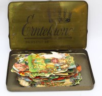 Auktion 366 / Los 12024 <br>alte Zigarren-Blechdose mit Glanzbildern