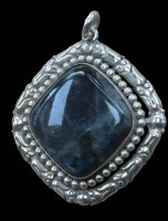 Auktion 366<br>Silber-800- Anh&auml;nger mit blauen Stein, ca. 3x3 cm, 13,6 gr