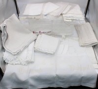Auktion 366<br>Konvolut altes Leinen, teilw. bestickt, 1x datiert 1915