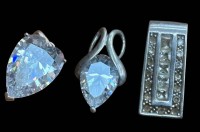 Auktion 366<br>3x Silber-Kettenanh&auml;nger, -925-, klare Steine, ca. 10,8 gr
