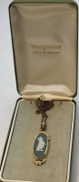 Auktion 366<br>Wedgwood Schmuck in orig. Kasten, Double Halskette mit Anh&auml;nger, dieser H-4 cm