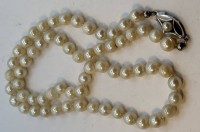 Auktion 366<br>Perlenkette mit Weissgoldschliesse-585-, Perlen D-ca. 5 mm, L-ca. 46 mm