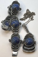 Auktion 366<br>vintage Brutalist Silberzinn-Armband mit passender Kette und Anh&auml;nger, blaue Cabouchons, Anh&auml;nger H-7 cm