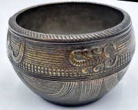 Auktion 366 / Los 15570 <br>Indische/Tibetanische Opferschale (Dhokra), Bronze, H-7 cm, D-ca. 11 cm, Alter?