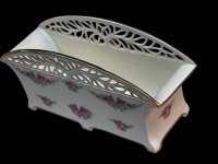 Auktion 367 / Los 9018 <br>grosser Serviettenhalter oder &auml;hnliches? "Max Roesler", Rosendekor, H-14 cm, 30x9,5 cm