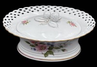 Auktion 367 / Los 8022 <br>ovale Deckeldose "Wallendorf" Durchbruchrand, Blumenmalerei, H-9 cm, 21x17 cm