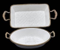 Auktion 367 / Los 9027 <br>Set aus zwei Auflaufformen mit Korbgeflechtmuster und Griffen aus Metall. "W&auml;chtersbacher", L-29 und 24 cm