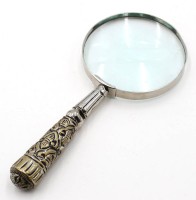 Auktion 367 / Los 15015 <br>gr. Handlupe, versilberter Griff, ca. L-22cm, &auml;lter