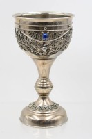 Auktion 367<br>Kelch, silberfarben, besetzt mit blauen Steinen, ca. H-18cm