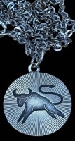 Auktion 367 / Los 1022 <br>Halskette mit Sternzeichen Stier Anh&auml;nger, Silber, 5,4 gr.