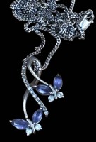 Auktion 367 / Los 1026 <br>Halskette mit modernen Anh&auml;nger, Silber-925- mit blauen Steinen