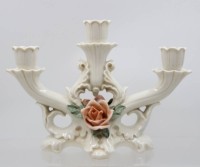 Auktion 367 / Los 8048 <br>3flammiger Leuchter, ENS, aufgesetzte Bl&uuml;ten, ca. H-20cm B-28cm