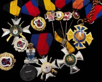 Auktion 367 / Los 15034 <br>kl. Lot Sch&uuml;tzenorden, Pins und Nadeln, einige lose B&auml;nder