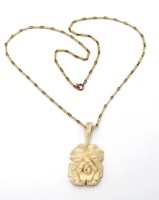 Auktion 367<br>Bein-Halskette um 1900, Rosenanh&auml;nger, ca. L-55cm Anh. L-5,5cm
