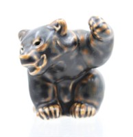 Auktion 367 / Los 8049 <br>spielender B&auml;r, Royal Copenhagen, braune Glasur, ca. H-7,5cm