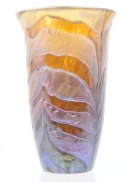 Auktion 367<br>sch&ouml;ne Kunstglasvase, Murano, irisierend, Boden undeutl. signiert, ca. H-22cm
