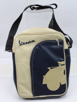 Auktion 367<br>Retro-Tasche, Vespa, guter getragener Zustand, ca. 37 x 30cm
