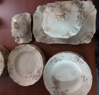Auktion 367<br>Speiseservice "Haviland" Limoges, Decor Schleiger 86, 45 Teile