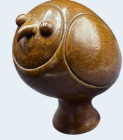 Auktion 367 / Los 10010 <br>stilis. Eule auf Stand, Keramik, gemarkt, H-19 cm