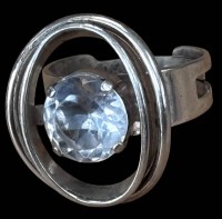 Auktion 367<br>Silberring-835- mit klaren Stein, offene Schiene, 6,7 gr