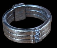 Auktion 367<br>Silberring-935-, 3 klare Steine, Kronenmarke, RG 50, 6,4 gr., Tragespuren