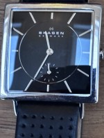 Auktion 367 / Los 2033 <br>Skagen unisex Armbanduhr  475LSLB, quadratisch, Lederband, neuwertig, B-3 cm