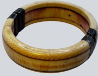 Auktion 367<br>Armreif, Knochenschnitzerei, Indien, D-7,5 cm, B-2 cm, 54,3 gr.