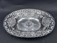 Auktion 367 / Los 11017 <br>ovale  Korbschale, Silber-800- mit mittig Rosendekor, H-3 cm, 22x17 cm,  178 gr.