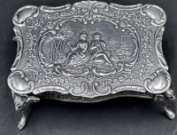 Auktion 367<br>Salontisch, Silber, 41 gr. H-3 cm, 7x5 cm