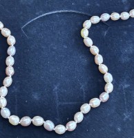 Auktion 367<br>leicht rosa Perlenkette mit Magnetschliesse, L-48 cm, neu in Schachtel