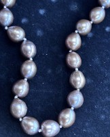 Auktion 367<br>grau/braune Perlenkette mit Silberschliesse-925-, L-44 cm, neu in Kasten