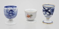 Auktion 367<br>3x div. Eierbecher, 1x Meissen Zwiebelmuster 1. Wahl, ca. H-6,5cm