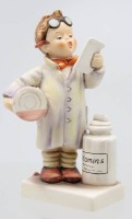 Auktion 367 / Los 9043 <br>Hummelfigur von "Goebel", Apotheker, H-14 cm