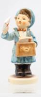 Auktion 367 / Los 9044 <br>Hummelfigur von Goebel, Postbote, H-13,5 cm