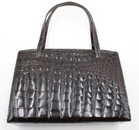 Auktion 367<br>Reptilienleder-Handtasche, schwarz, 19x24 cm, Tragespuren
