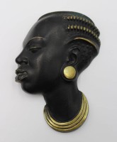 Auktion 367<br>Wandkopf, Afrikanerien, Bronze geschw&auml;rzt, wohl 60er Jahre, ca. 13 x 8,5cm