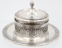 Auktion 367<br>Butter-od. Konfit&uuml;rendose, &auml;lter , Kreuzband, Glaseinsatz, versilbert, H-9,5cm D-17cm