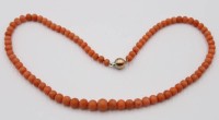 Auktion 367<br>Halskette, Koralle mit 585er WG Schlie&szlig;e, &auml;lter, ca. L-42cm