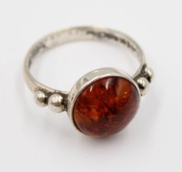 Auktion 367<br>925er Silber-Ring mit Bernstein, &auml;lter, zus. ca. 3gr., RG 56