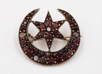 Auktion 367<br>Brosche, Halbmond uns Stern, Granat, &auml;lter, ca. D-3cm