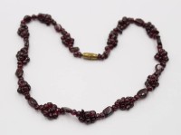 Auktion 367<br>Halskette, Granat, ca. L-38,5cm