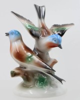 Auktion 367<br>Vogelgruppe, Unterglasurfarben, gemarkt, ca. H-16cm