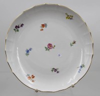 Auktion 367<br>runde Schale, Meissen, Schwertermarke, Streubl&uuml;mchen, 2 Schleifstriche, D-28cm